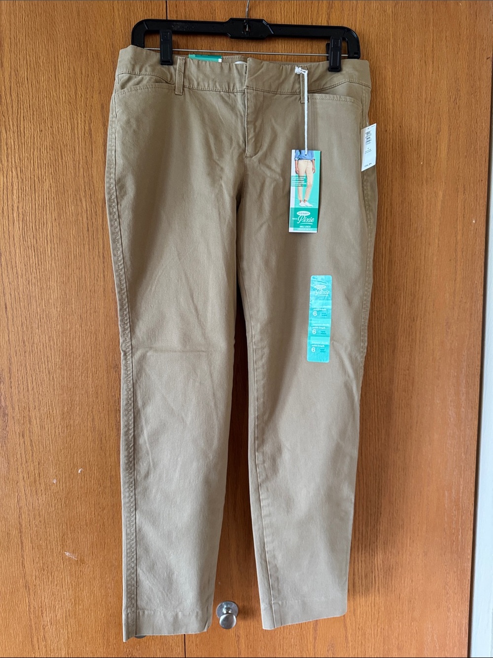 NWT Old Navy Pixie Khaki Ankle Length Pants Size 6 Regular